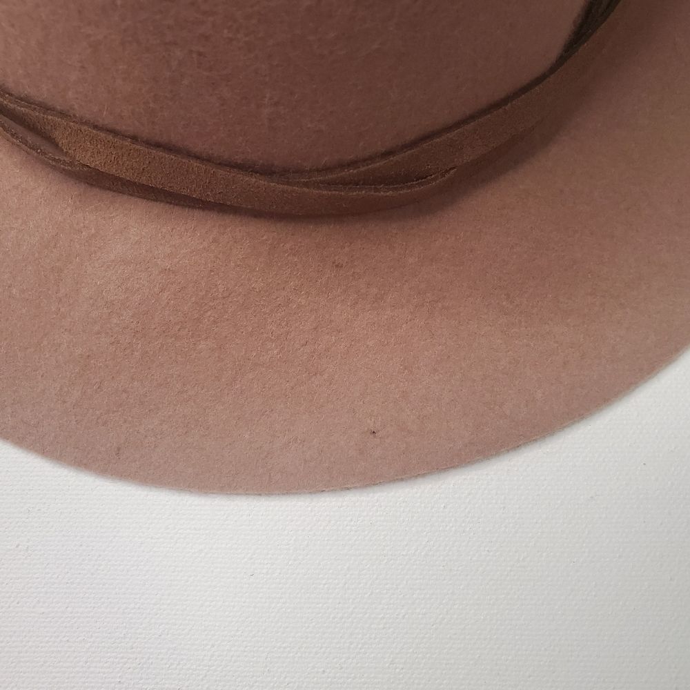 Wool hat - Picture 2 of 4